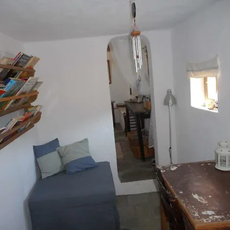 Tatil Evi Milos Triovasálos